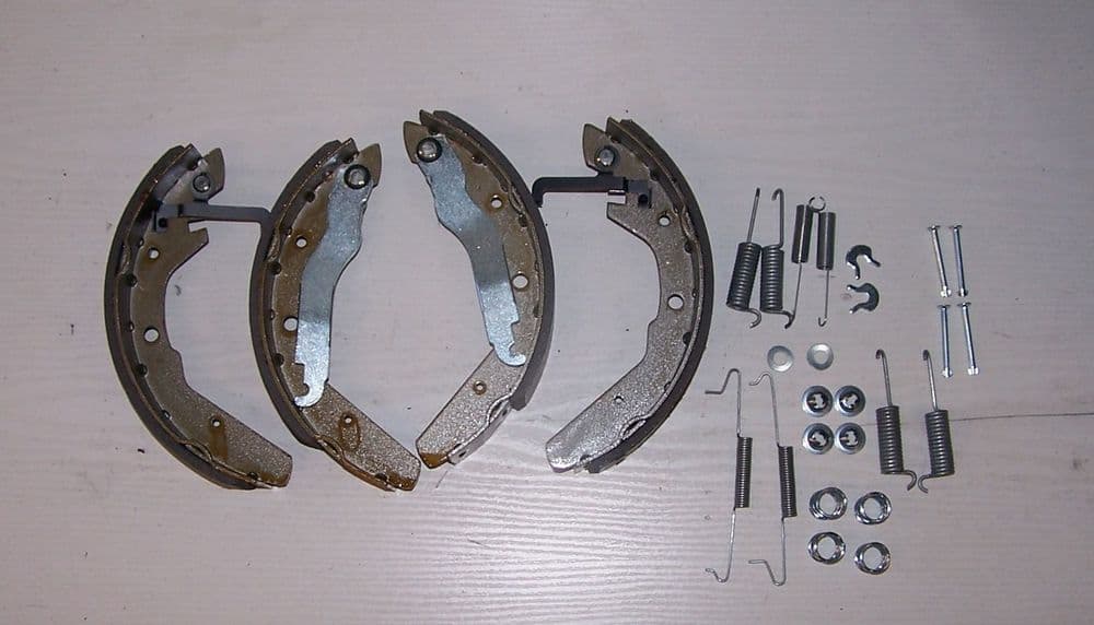 Brake shoes & Fitting kit brake spring kit VW Type 25 19791991 Rear