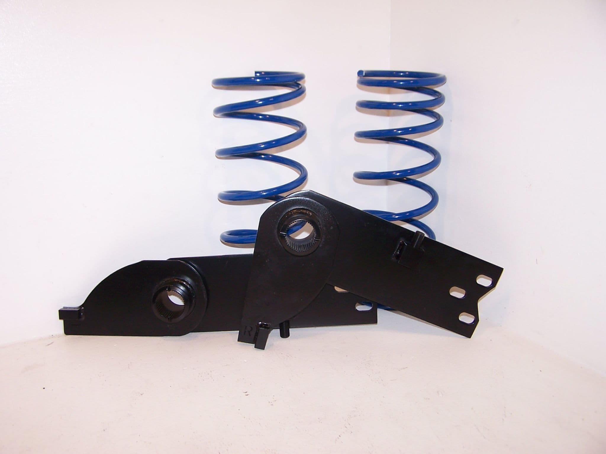 Lowered front springs 75mm and Adjustable spring plates VW Beetle 1302 1303