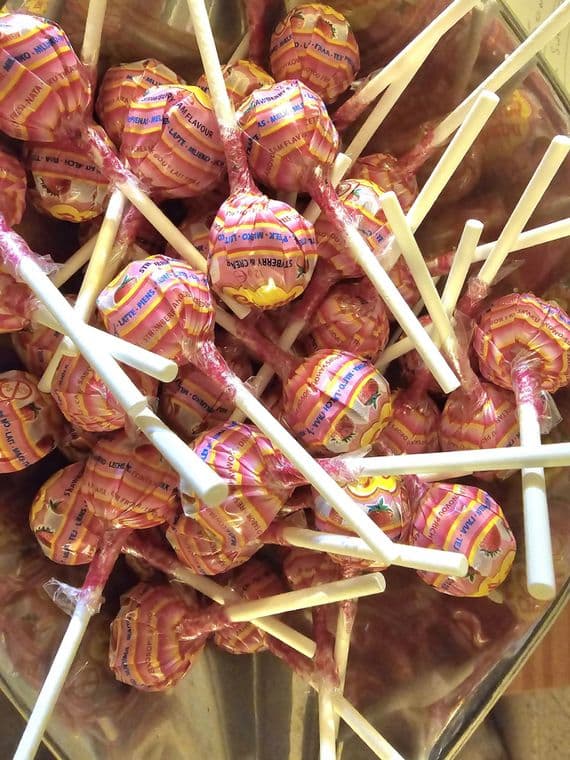 100 x  Strawberry and Cream Chupa Chups