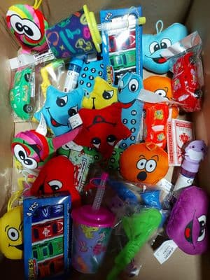 PET Crane / Grabber Mix - £1  Plush & Toy x 100