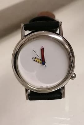 Crazy hands Art design quartz