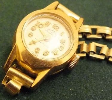 MODAINE 17 Jewel Ladies Rolled Gold Cocktail watch