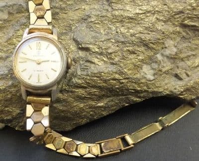 SERVICES Ladies dress watch movement running for project