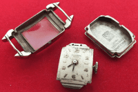 UNIVERSAL GENEVE BULLHORN LUG BEAUTIFUL WATCH