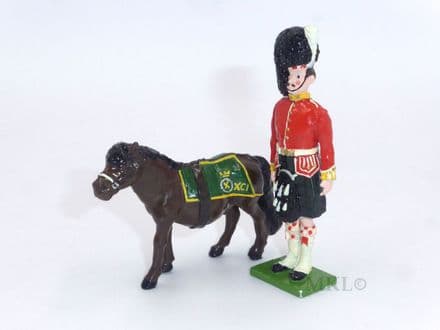 S&S - SS103 - Argyll & Sutherland Mascot & Handler