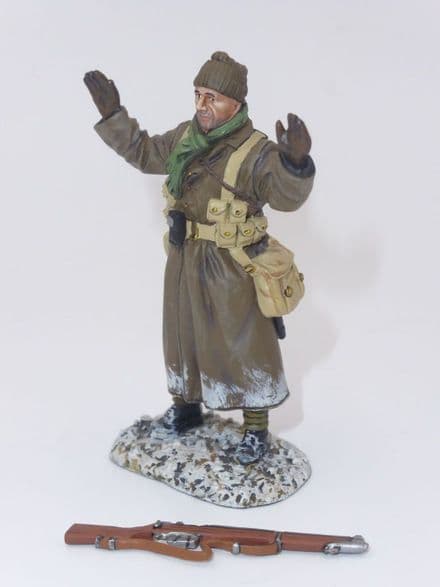 THOMAS GUNN GW037B – WWI – British Tommy Surrendering WINTER