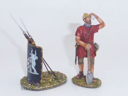 THOMAS GUNN ROM087C – Roman Empire - Roman Legionnaire Engineer  Wiping Brow with Black Bull Shield