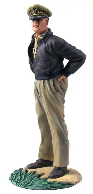 WB10028 General Douglas MacArthur Korea 1950-51