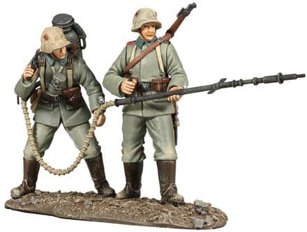 WB23043 - 1916 German Infantry Flamethrower Team No.1