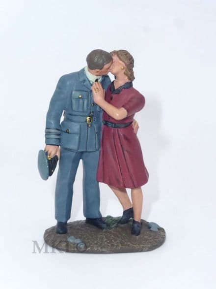 WB25025 I'll be Seeing You RAF Pilot and girl Kissing Goodbye