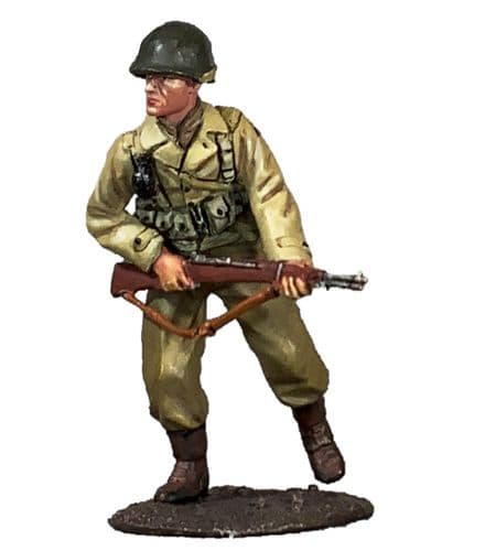 WB25194 - U.S. Armored Infantryman Advancing, 1943-45