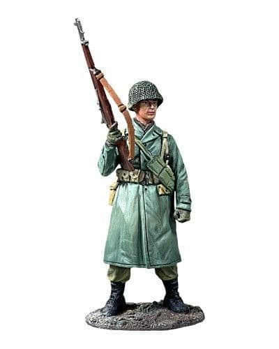 WB25237 - U.S. Infantry in Raincoat Standing with M1 on Hip, 1943-45