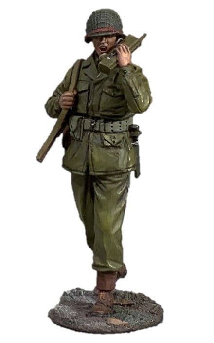 WB25248 - U.S. Infantryman Walking with SCR-536