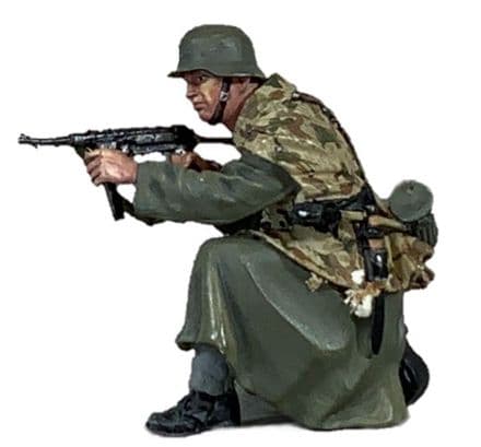 WB25277 - German Grenadier Kneeling Firing MP40 in Zeltbahn