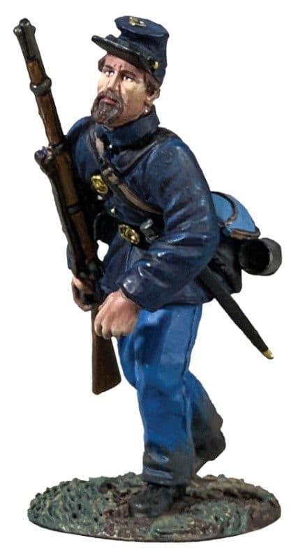 WB31342 - Federal in Sack Coat and Kepi Advancing