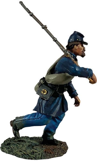 WB31354 Federal Infantry in Frock Coat Advancing at Right Shoulder