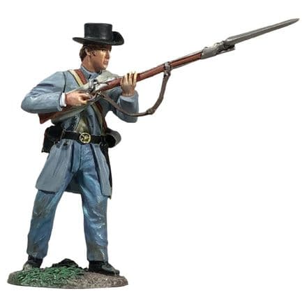 WB31379 - Confederate in Frock Coat Advancing