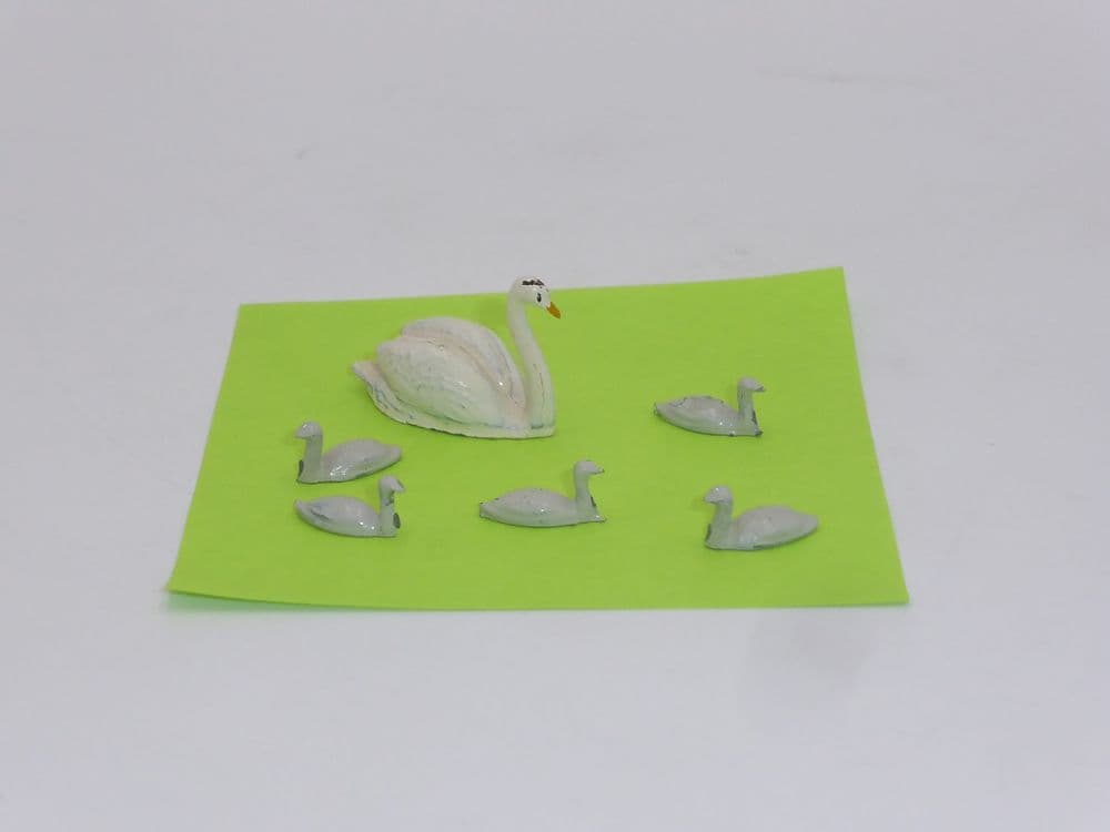 Britains Ltd Vintage Lead Swan and 5 Cygnets