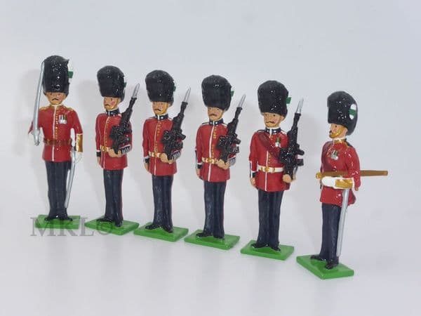 MKL310 - Escort to the Colours at Attention in Scarlet - Welsh Guards