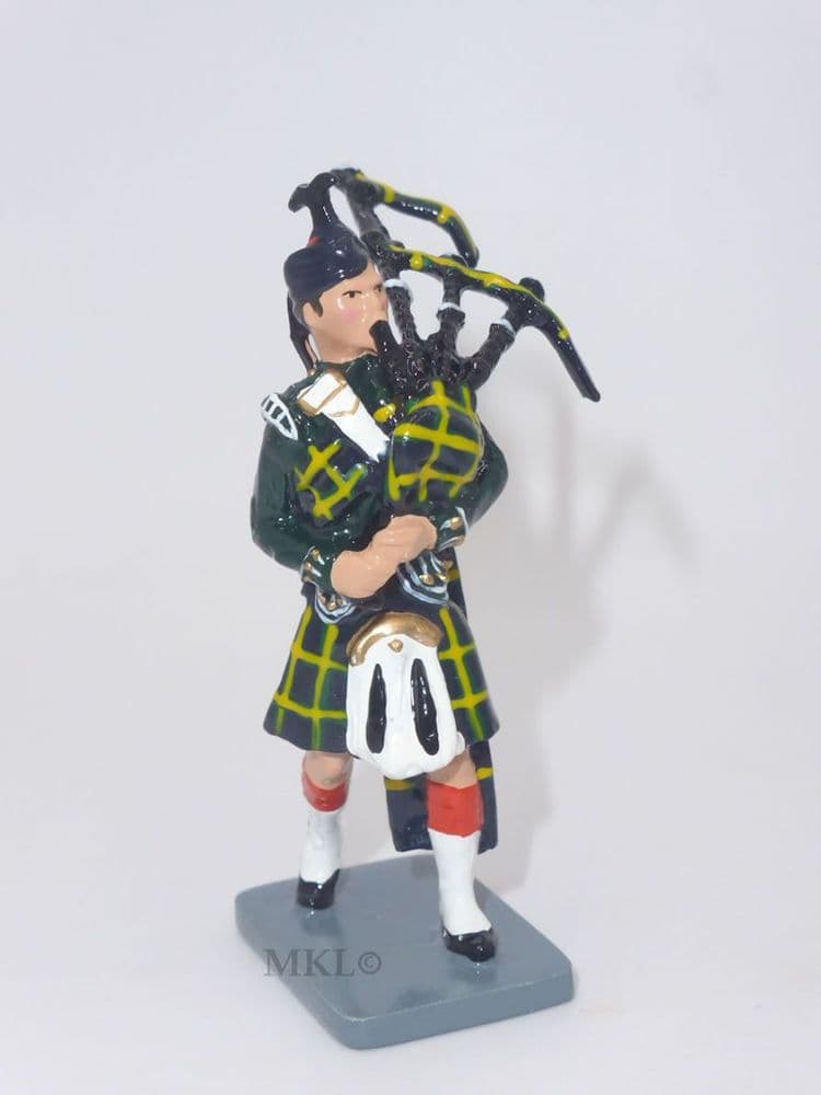 Piper, Single Figure