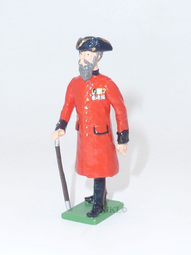 SS Miniatures - Chelsea Pensioner in Tricorn Hat walking with Stick