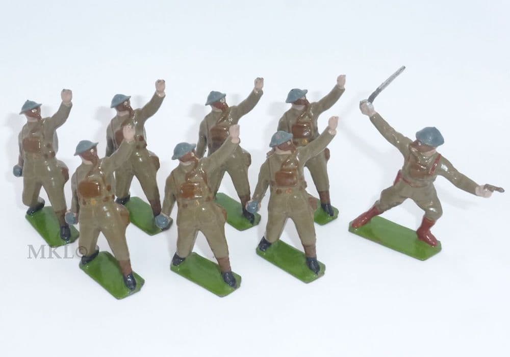 W Britain Set 1612 - British Infantry with Gas Masks Bomb Throwers & Officer