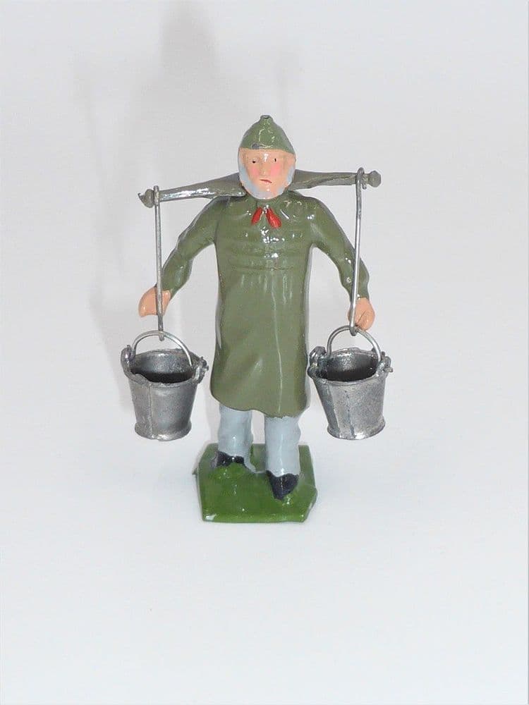 W Britain WB591 Dairyman with Yolk and Pales