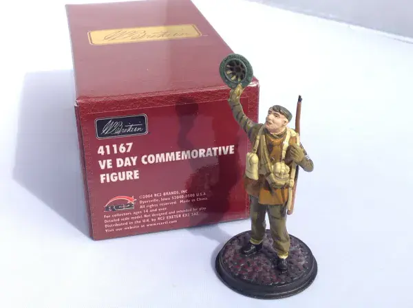 WB41167 VE Day Commemorative Figure