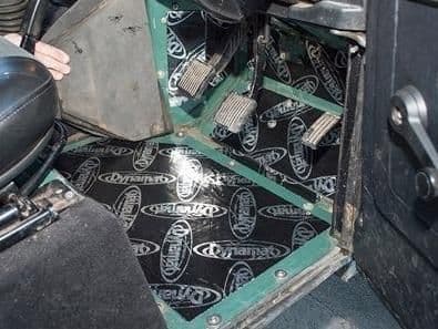 Defender 1983 - 2006 - Foot wells - DA8094