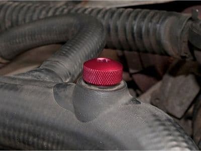 Td5 Red Bleed Screw - PYP10008RED