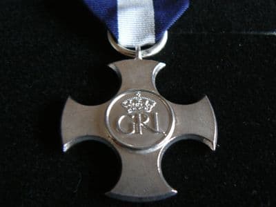 DISTINGUISHED SERVICE CROSS GVI FULL SIZE REPLACEMENT COPY MEDAL