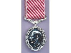 MINIATURE AIR FORCE MEDAL GVI (AFM)
