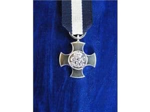 MINIATURE DISTINGUISHED SERVICE CROSS GV