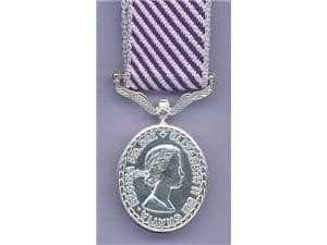 MINIATURE DISTINGUSHED FLYING MEDAL EIIR (DFM)
