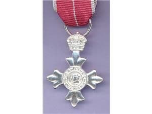 MINIATURE MEMEBER OF THE BRITISH EMPIRE M.B.E (MILITARY RIBBON) STERLING SILVER