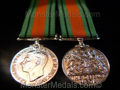 MINIATURE WW2 DEFENCE MEDAL