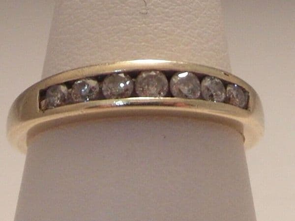 518F VINTAGE LADIES 9CT GOLD 1/3 CARAT DIAMOND BAND RING SIZE M