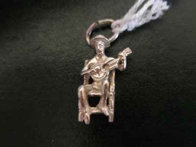 78A SOLID SILVER MUSICIAN WITH GUITAR CHARM/PENDANT