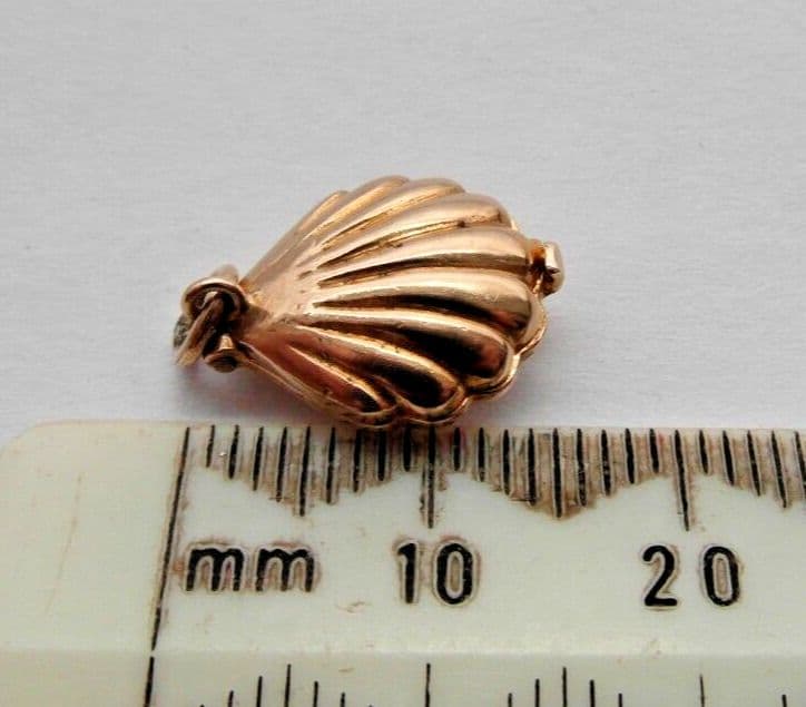 9ct gold clam oyster sea shell with pearl inside for traditional bracelet