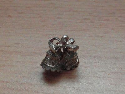 N43 VINTAGE SOLID SILVER TRADITIONAL TWIN BELLS AND A BOW CHARM / PENDANT