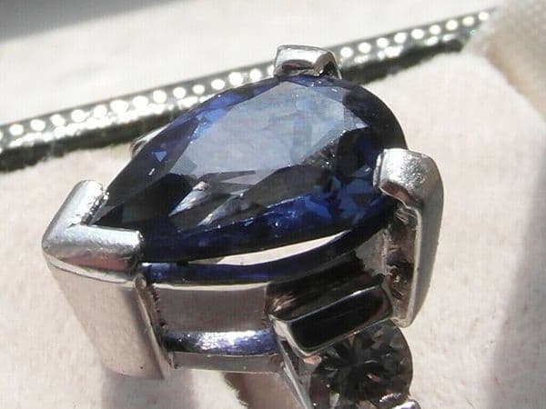 Q181 Stunning Ladies Platinum solitaire 2.50 carats Sapphire and Diamond ring