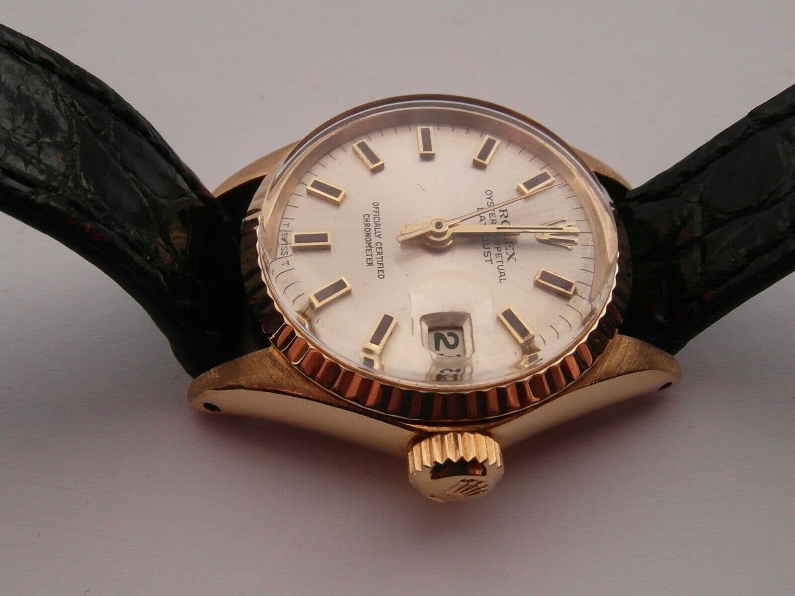 Q196 Ladies Solid 18ct gold Rolex Oyster perpetual Datejust automatic watch