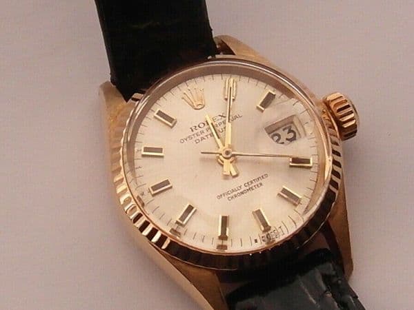 Q196 Ladies Solid 18ct gold Rolex Oyster perpetual Datejust automatic watch