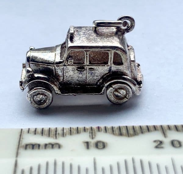 Rare Nuvo vintage tested sterling silver charm of an old London taxi
