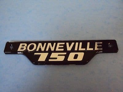GENUINE TRIUMPH 750 BONNEVILLE SIDE PANEL BADGE  SILVER 83-7361 1979-83 T140E