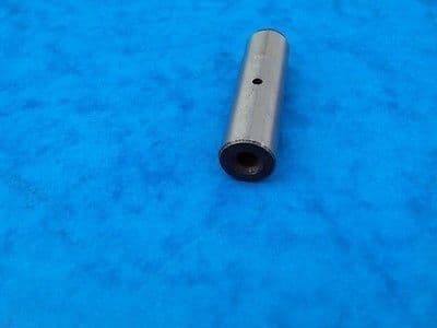 GENUINE TRIUMPH CAMSHAFT INTERMEDIATE WHEEL SPINDLE 70-0375   5T 6T T120 T140