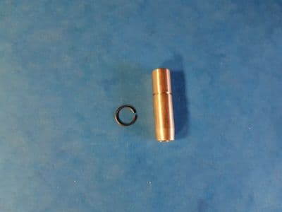 GENUINE TRIUMPH INLET VALVE GUIDE 71-7201 005