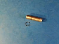 GENUINE TRIUMPH INLET VALVE GUIDE 71-7201 005