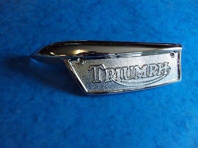 GENUINE TRIUMPH TANK BADGE 1968-80  TIGER100  TR6 T120 T140 BONNEVILLE  82-9701
