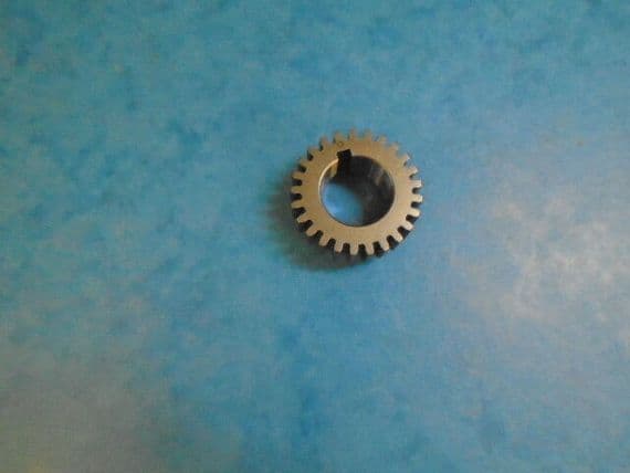 PRE UNIT TRIUMPH CRANKSHAFT PINION  E 1472 1937 TO 1962  5T TR5 T100 6T TR6 T120